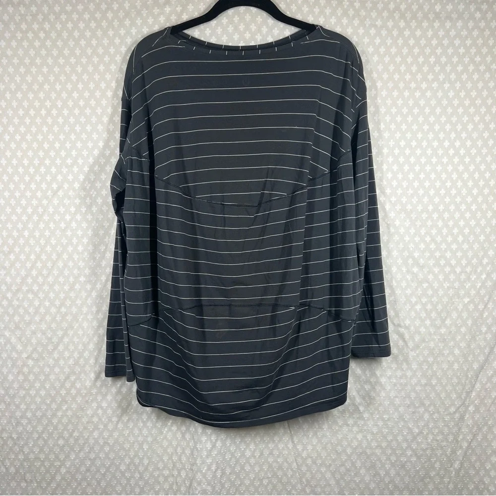 Lululemon‎ Dark Grey White Striped Long Sleeve Top
